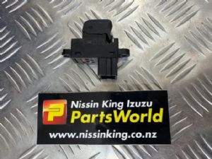 Nissan Navara D40 VSK 05/2010-2015 LF Window Switch