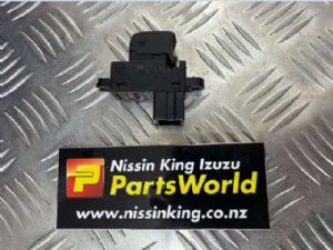 Nissan Navara D40 VSK 05/2010-2015 RR Window Switch
