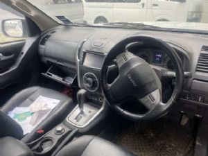 Isuzu MU-X UCS85 2012-2017 DVD/NAV Screen