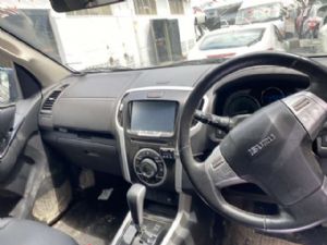 Isuzu MU-X UCS85 2017--> Instrument Cluster