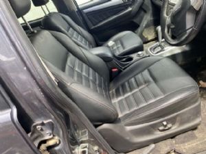 Isuzu MU-X UCS85 2017--> RF Seat