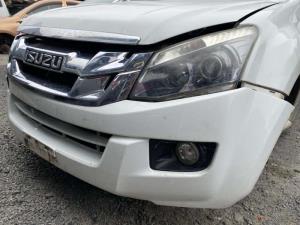 Isuzu D Max TFS85 4WD 2017--> L Spotlight Bezel