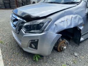 Isuzu D Max TFR85 2017--> L Spotlight Bezel