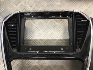 Isuzu MU-X UCS40 2020-on Stereo Surround / Bezel