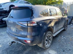 Isuzu MU-X UCS40 2020-on RR Bumper Light