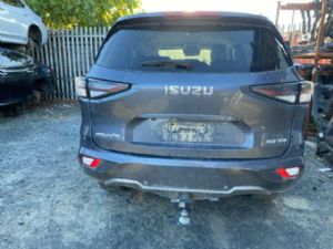 Isuzu MU-X UCS40 2020-on R Tailgate Garnish