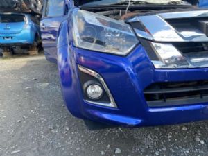 Isuzu D Max TFR85 2017--> R Spotlight