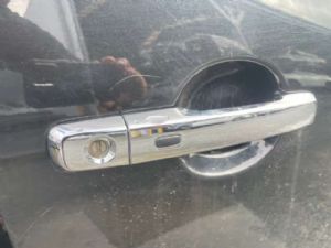 Isuzu MU-X UCS85 2017--> RF Door Exterior Handle (Smart Button) Type