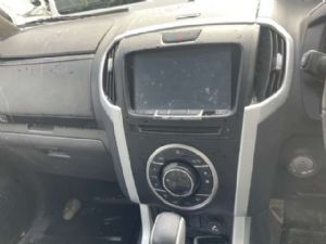 Isuzu MU-X UCS85 2017--> CD Player