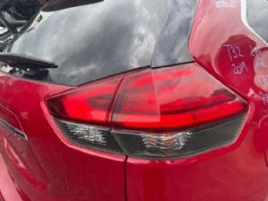 Nissan Xtrail T32 2013-2022 R Tailgate Garnish
