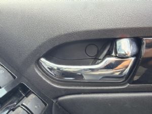 Isuzu MU-X UCS85 2017--> RF Door Interior Handle