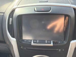 Isuzu MU-X UCS85 2017--> CD Player