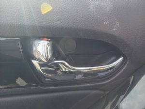 Isuzu MU-X UCS85 2017--> LF Door Interior Handle
