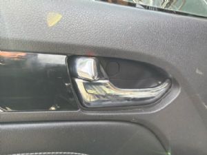 Isuzu MU-X UCS85 2017--> LR Door Interior Handle