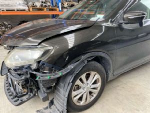 Nissan Xtrail T32 4WD 2013-2022 L Headlight (Halogen)