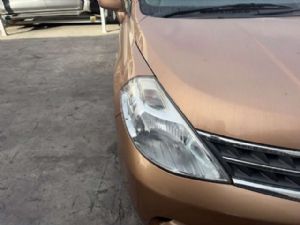 Nissan Tiida C11L 2008-2011 R Headlight