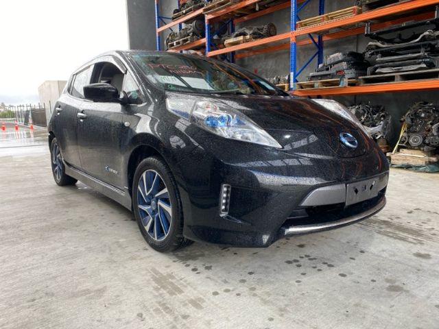 Nissan Leaf ZE0 2011-2016