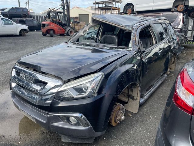 Isuzu MU-X UCS85 2017-->