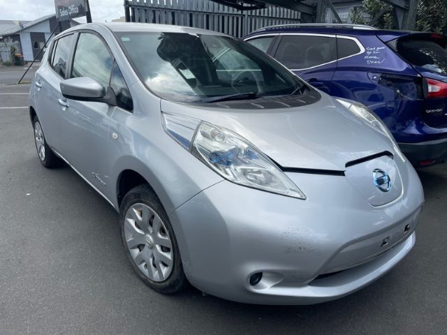 Nissan Leaf ZE0 2011-2016