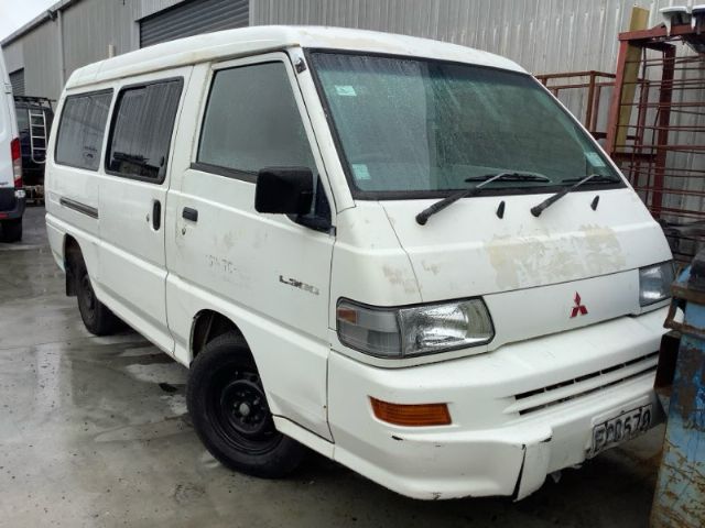 Mitsubishi L300 P15V - L300