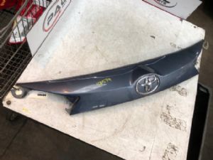 Toyota RAV4 XA40 2012-2018 Tailgate Garnish 1 Piece