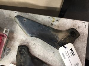 Toyota Hilux KZN165 4WD 99-02/05 RF Bumper Iron