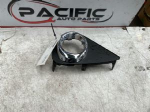 Toyota Yaris NCP131 L Spotlight Bezel