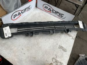 Toyota Prado KDJ150 11/09> Front Bumper Grille Lower