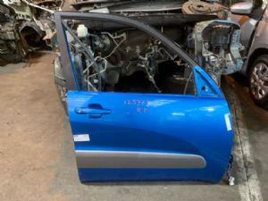 Toyota RAV4 ACA20 07/00-08/03 RF Door Complete
