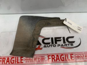 Mitsubishi Triton 5th Gen KJ 2015-on LF Mudflap
