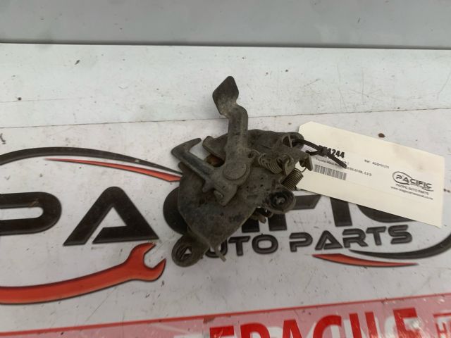 Toyota Hilux KUN26 02/05-07/08 Bonnet Catch ( Lock )