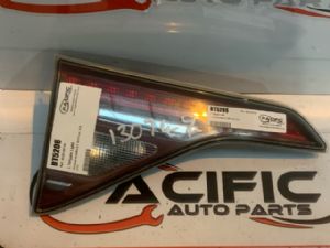 Holden Acadia C1 2017-on L Tailgate Light