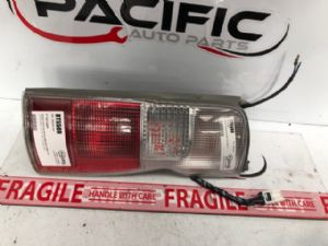Nissan Caravan Homy E25 2001-2006 R Tail Light
