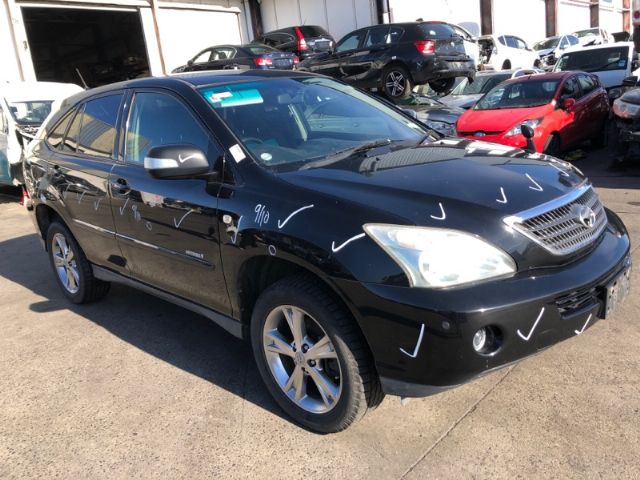 Toyota Harrier MHU38W
