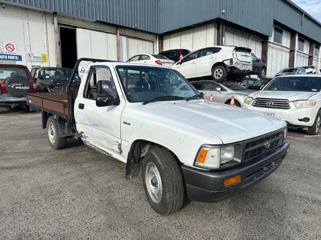 Toyota Hilux RN85
