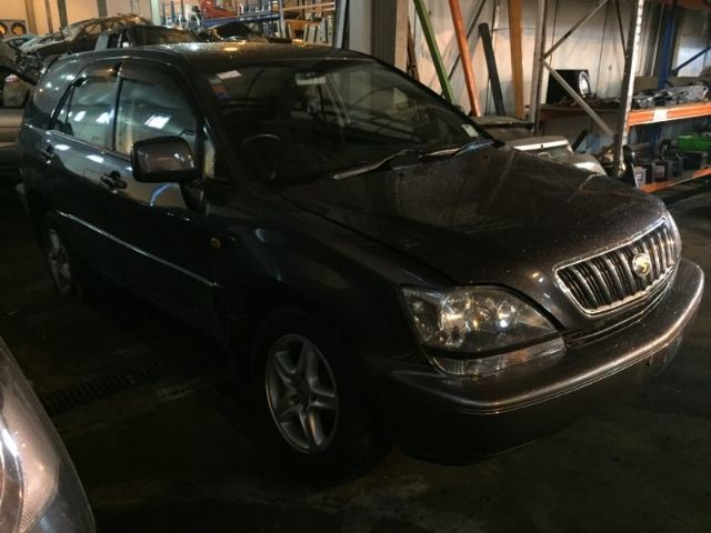 Toyota Harrier MCU15