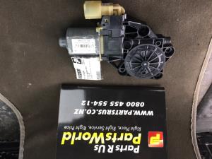 Mini Cooper R55 RF Door Regulator Motor