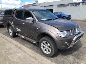 Mitsubishi L200/Triton KB4 RF Guard/Fender