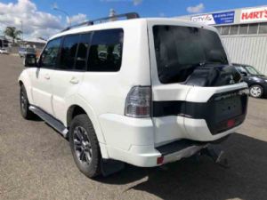 Mitsubishi Pajero V98W LR Door Shell