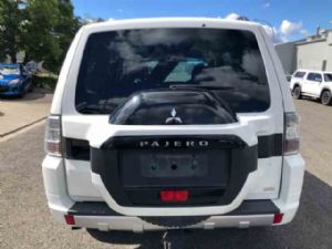 Mitsubishi Pajero V98W RR Bumper Light