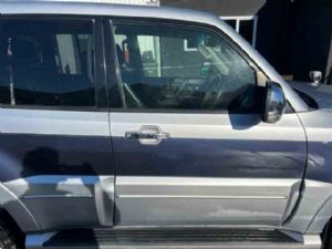 Mitsubishi Pajero V97W RF Door Shell