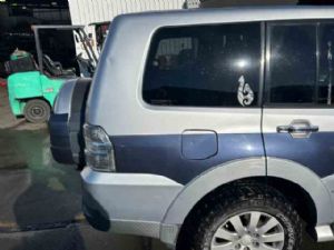 Mitsubishi Pajero V97W RR Guard