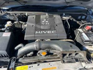 Mitsubishi Pajero V97W Throttle Body