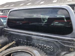 Mitsubishi L200/Triton KL1T 2015-on Rear Screen Glass