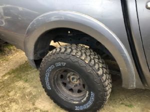 Mitsubishi L200/Triton KL1T 2015-on RR Guard Flare