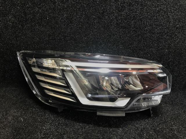 Renault Trafic L2H1 R Headlight (HID)