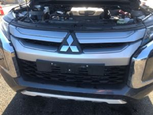 Mitsubishi L200/Triton KL 2019-on Grille