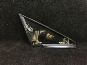 Mitsubishi Colt Z25A RF Quarter Glass