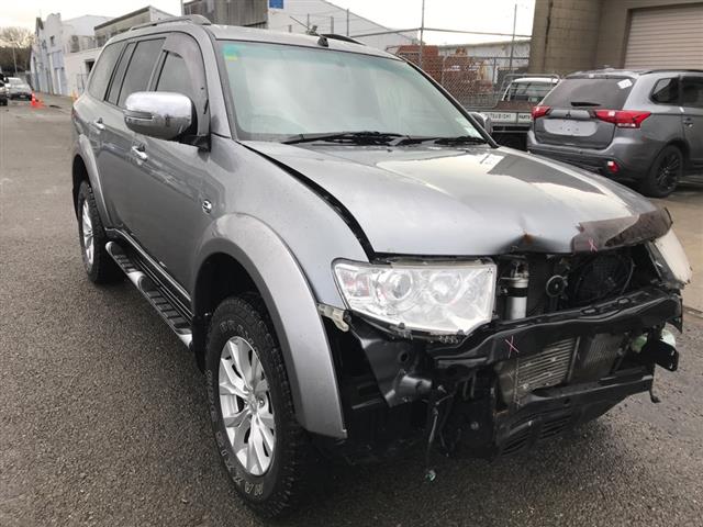 Mitsubishi Challenger KH 2010 -