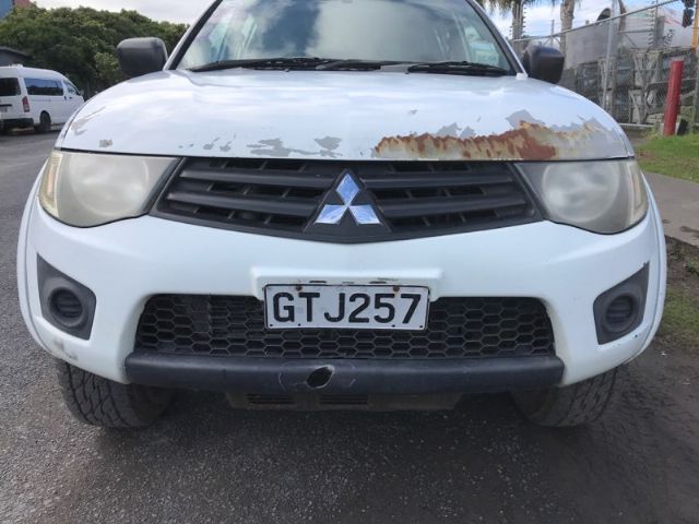 Mitsubishi Triton KB4 4wd